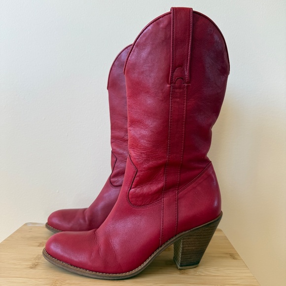 Bold mid-calf Cowboy boots in rich cherry red 🍒 - Picture 4 of 10